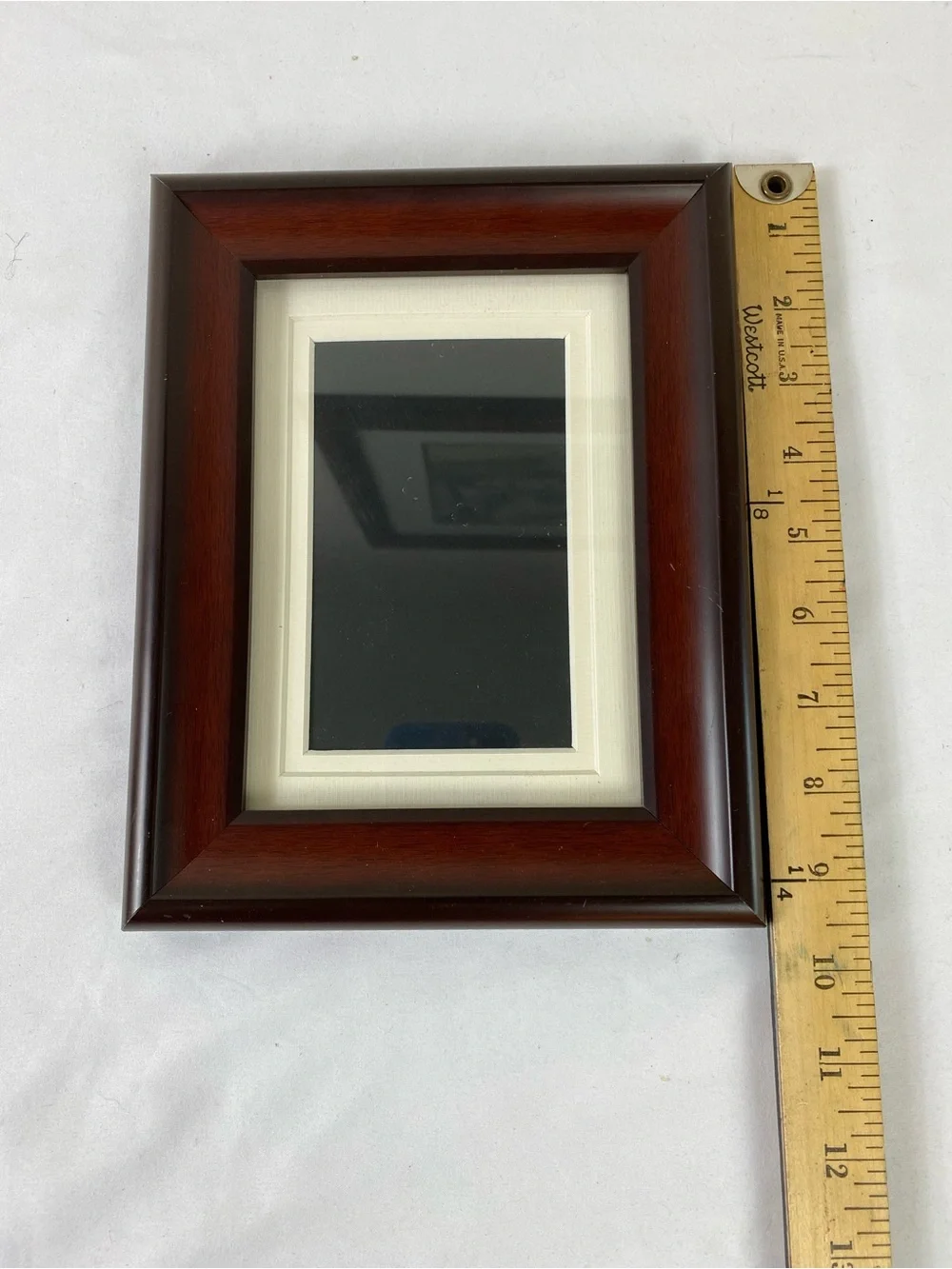 Mahogany Solid Wood Picture Frame with Cream Mat 4x6
